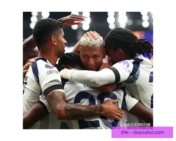 布伦南约翰逊连续多场破门引领球队攻势展现锋线威力